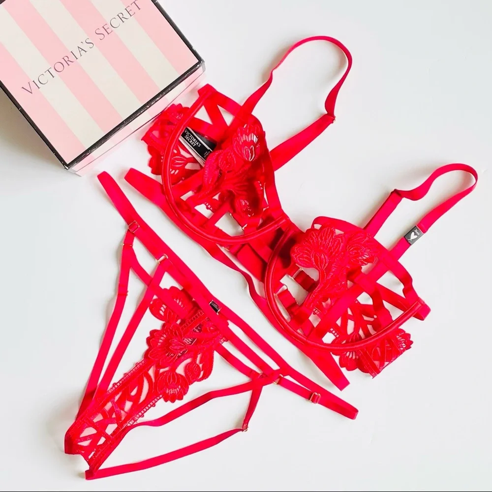 36DD XL Victoria’s Secret red harness bra set